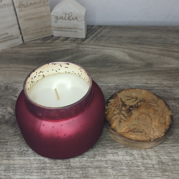 Capri BLUE for ANTHROPOLOGY Red SPICED CIDER Scented Candle with Wooden Lid. - Picture 1 of 7
